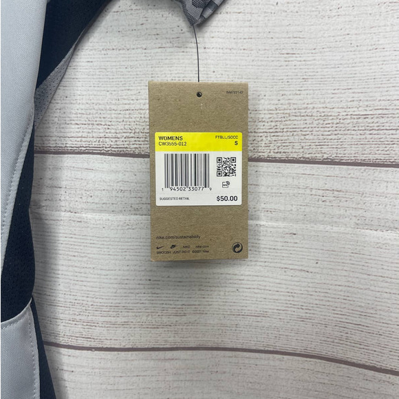 Nike Strike 2 Grey Soccer Jersey Women’s Size Small (CW3555-012) - Picture 8 of 10